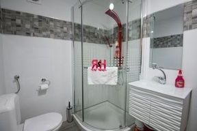 מקלחת חדרים להשכרה